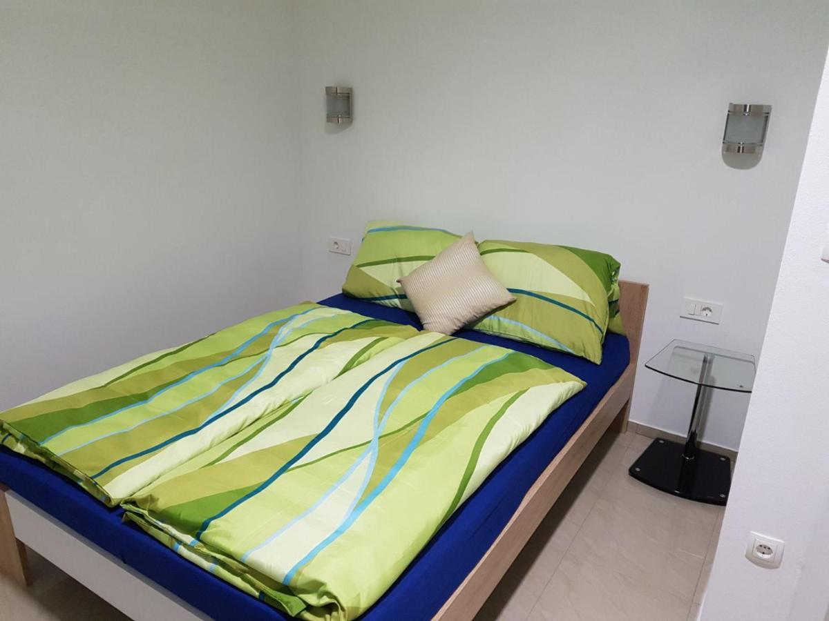 Apartmani Zaric Малинска Экстерьер фото