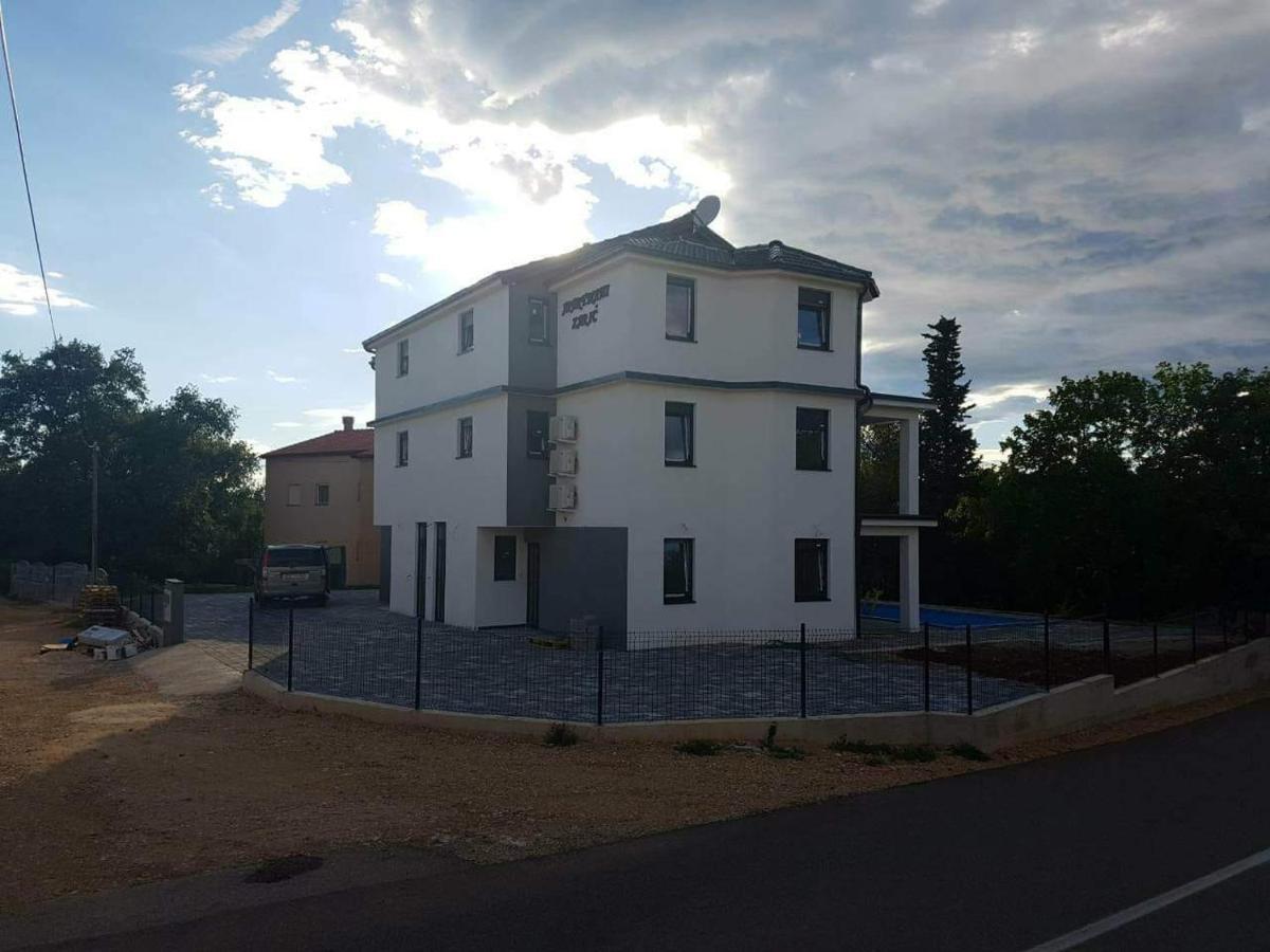 Apartmani Zaric Малинска Экстерьер фото