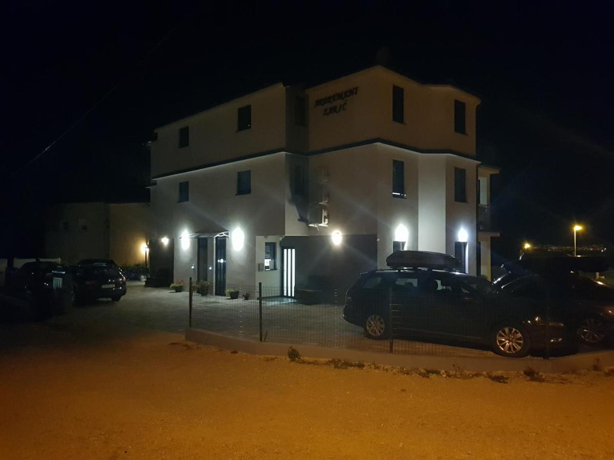 Apartmani Zaric Малинска Экстерьер фото