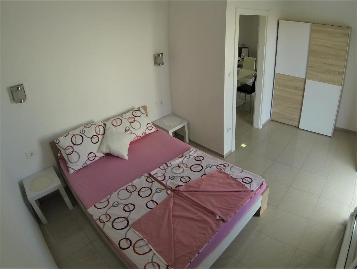 Apartmani Zaric Малинска Экстерьер фото