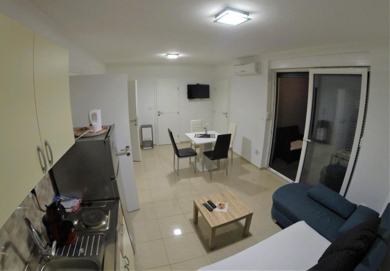Apartmani Zaric Малинска Экстерьер фото