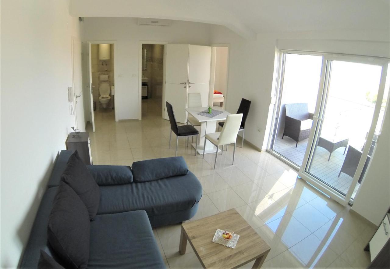 Apartmani Zaric Малинска Экстерьер фото