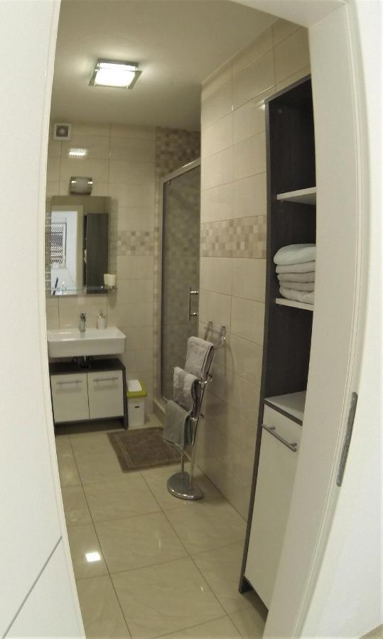 Apartmani Zaric Малинска Экстерьер фото