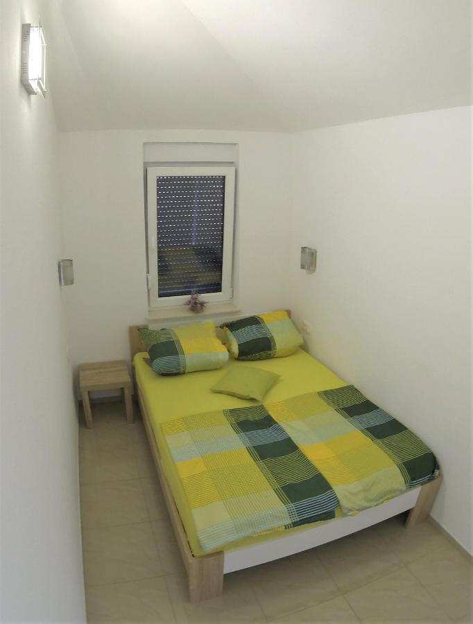 Apartmani Zaric Малинска Экстерьер фото