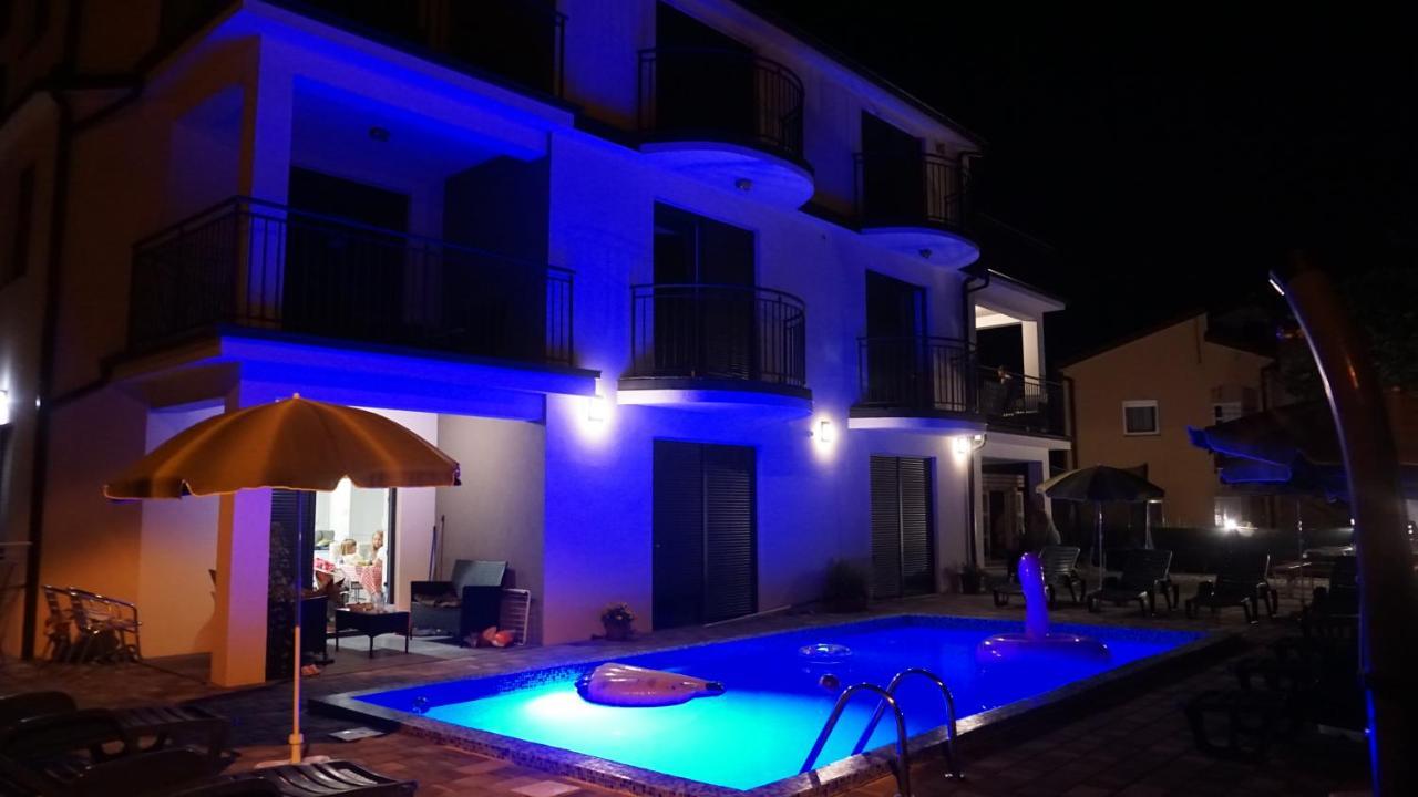 Apartmani Zaric Малинска Экстерьер фото
