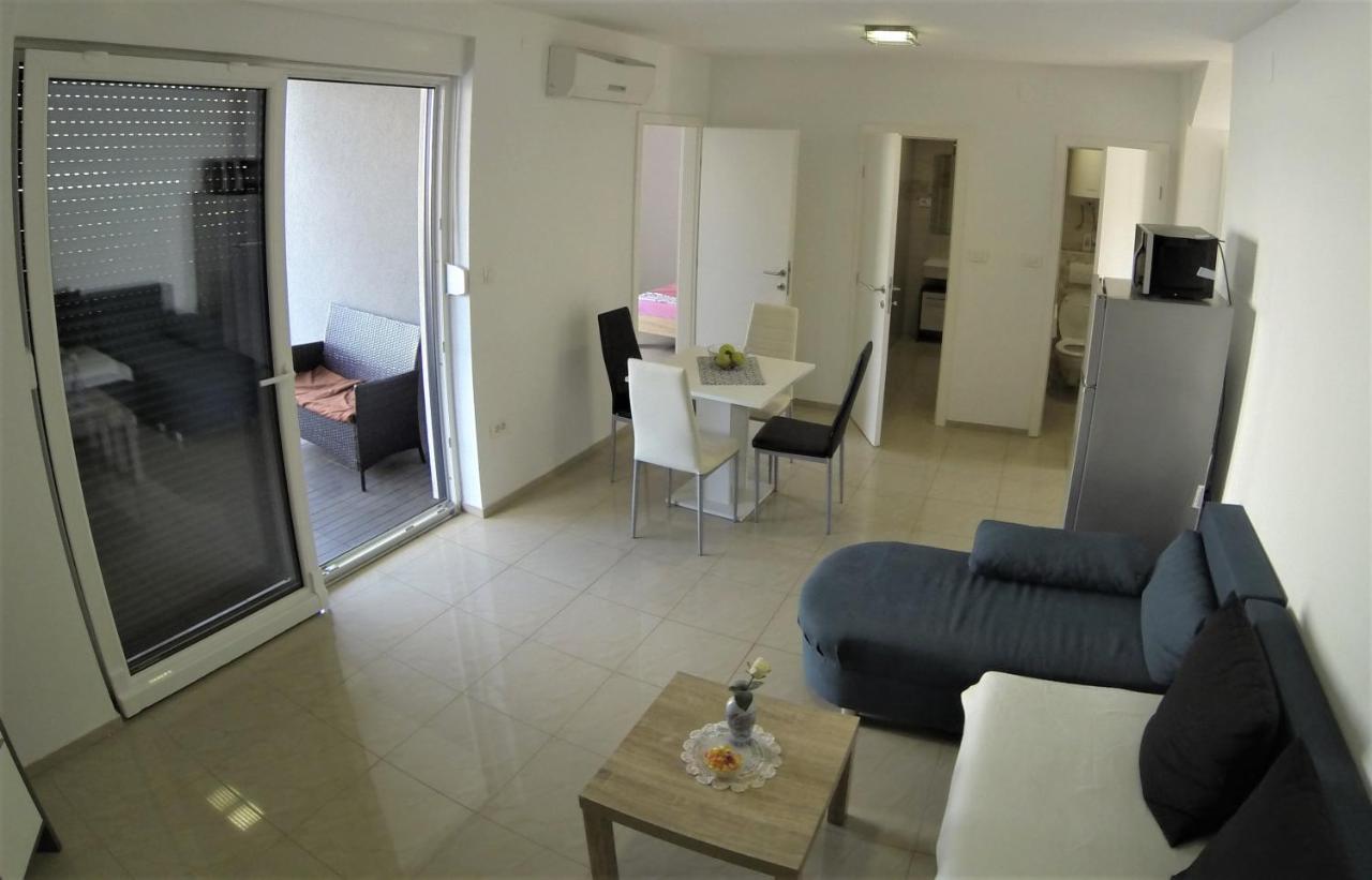 Apartmani Zaric Малинска Экстерьер фото