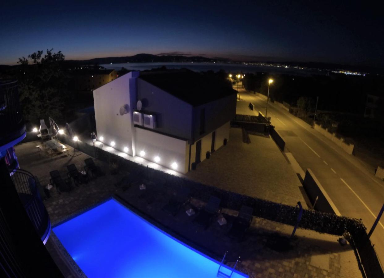 Apartmani Zaric Малинска Экстерьер фото