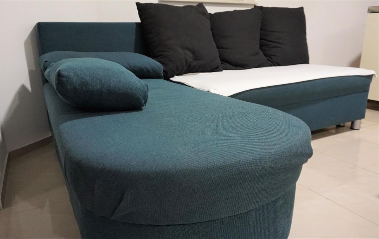Apartmani Zaric Малинска Экстерьер фото