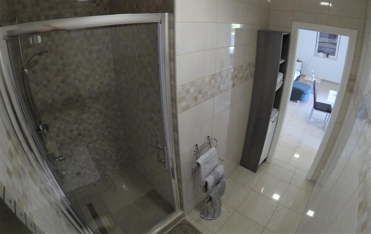 Apartmani Zaric Малинска Экстерьер фото